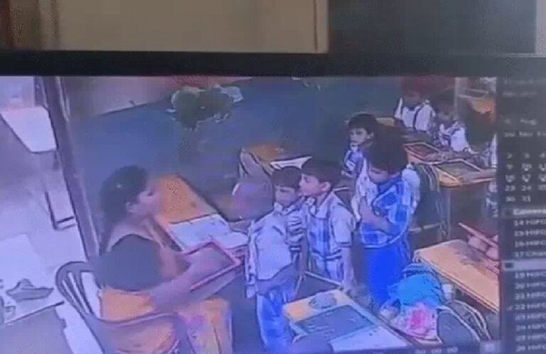 विशाखापट्टनम में 6 साल के बच्चे की मौत: टीचर ने मारा थप्पड़, गोद में गिरा छात्र और फिर नहीं उठा; CCTV से सामने आया मामला