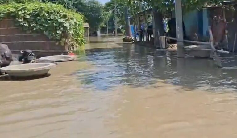नेपाल में बारिश और लैंडस्लाइड से तबाही, यूपी-बिहार में बढ़ा बाढ़ का खतरा; चंपारण में 4 जगह टूटे तटबंध, इंद्रावती ने तोड़ा 53 साल का रिकॉर्ड
