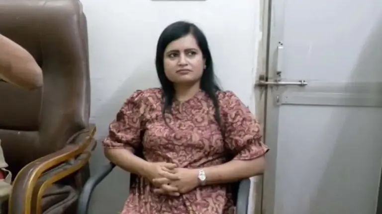 रायपुर में यूट्यूबर सोमा देवांगन गिरफ्तार, महापौर पर आपत्तिजनक वीडियो का आरोप; थाने के बाहर कांग्रेस का प्रदर्शन
